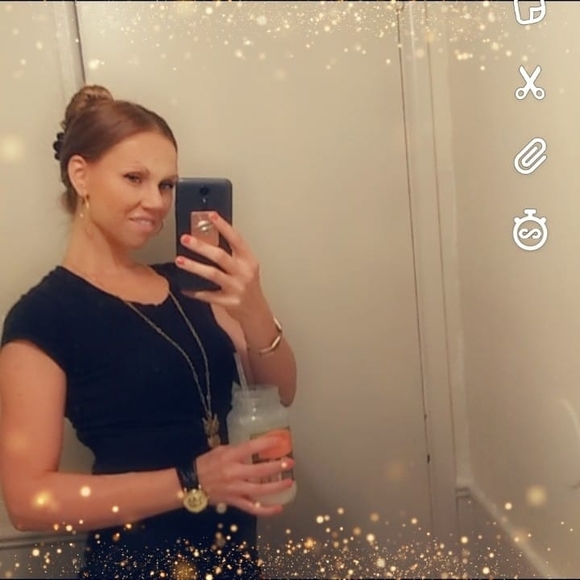 Meet your Posher, Alicia - Picture 1 of 1